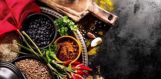 Temperos: saúde e sabor – conheça os benefícios dos ingredientes que os brasileiros mais amam