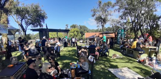 Festival de Vinhos e Assados reúne centenas de pessoas em Pinto Bandeira