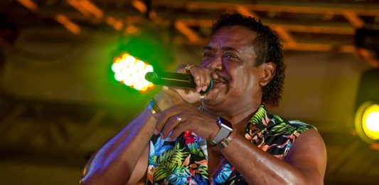 Vídeo mostra vocalista do É o Tchan sendo agredido após Virada Cultural
