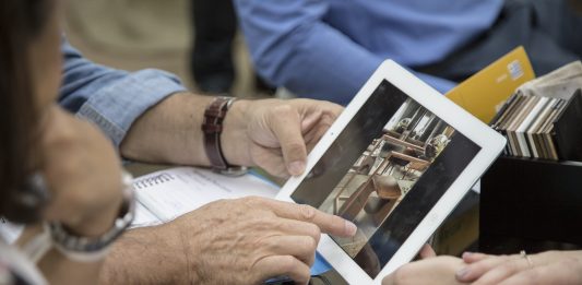 Sindmóveis e Sebrae promovem painel sobre e-commerce no Brasil