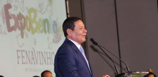 Vice-presidente e parlamentares visitam ExpoBento e Fenavinho em Bento Gonçalves
