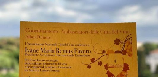 Ex-secretária de Turismo e Cultura de Garibaldi recebe título na Itália