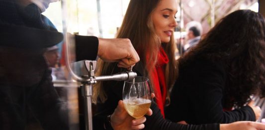 Bento Gonçalves vive momento histórico com a volta do vinho encanado