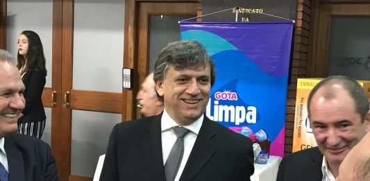 Jantando com a Agas reúne centenas de pessoas em Caxias do Sul