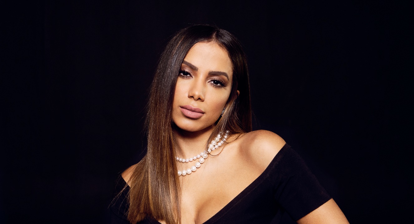 Anitta se pronuncia sobre namoro com ex de Luana Piovani