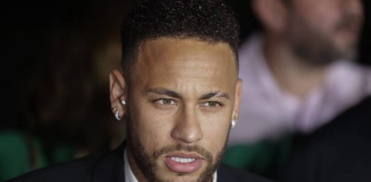 Polícia decide não indiciar Neymar por caso de estupro