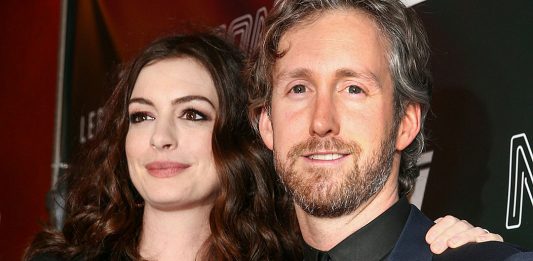 Anne Hathaway anuncia que está grávida novamente Anne Hathaway anuncia que está grávida novamente