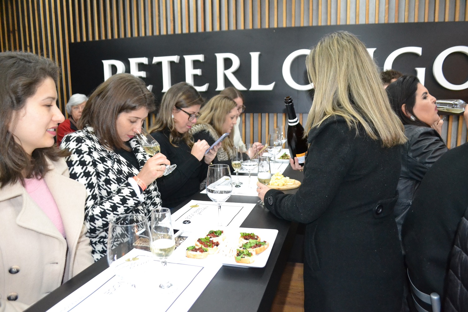 Vinícola Peterlongo recebeu a Confraria do Espumante