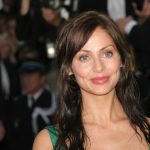 Cantora Natalie Imbruglia anuncia primeira gravidez aos 44 anos