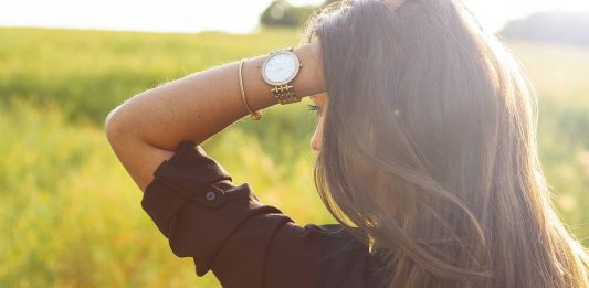 5 doenças que podem causar queda de cabelo