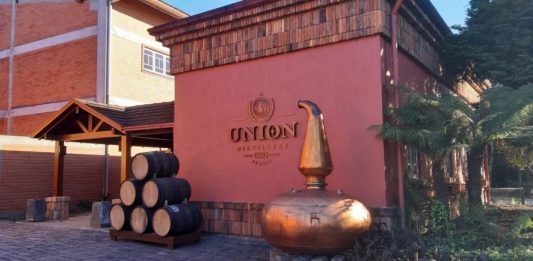 Tour do whisky aberto ao público no Vale dos Vinhedos