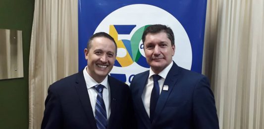 Com lançamento de livro e coquetel, lojistas comemoram 50 anos da CDL de Bento Gonçalves