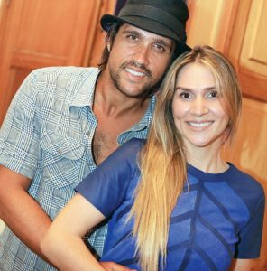 Irmão de Victor, Leo Chaves anuncia divórcio após 14 anos