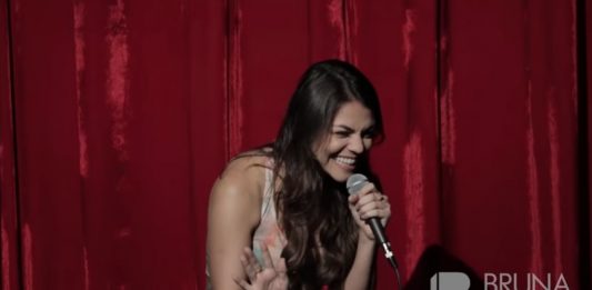 Stand up comedy com Bruna Louise: levei um fora