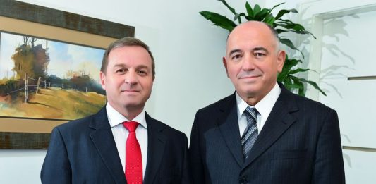 Simplás homenageia empresários Leocádio Nonemacher e Lourenço Stangherlin
