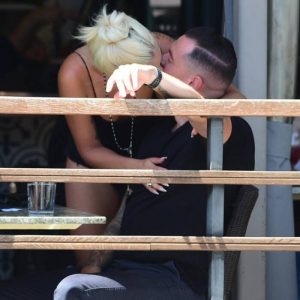 Lady Gaga é flagrada aos beijos com Dan Horton