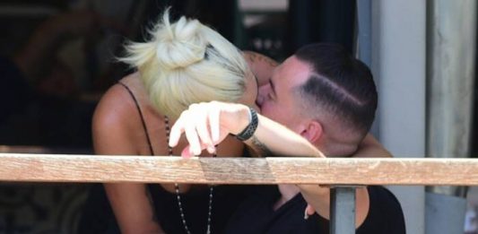 Lady Gaga é flagrada aos beijos com Dan Horton