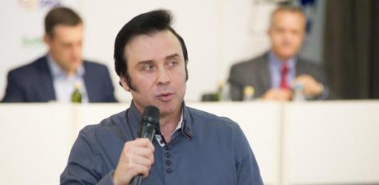 Farroupilhense Fabiano Feltrin é eleito o administrador do ano de 2019