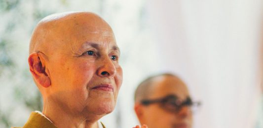 Monja Coen Rōshi palestra em Bento Gonçalves em outubro