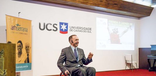 Escritor Moacir Rauber lança ESARH 2020  em Bento Gonçalves