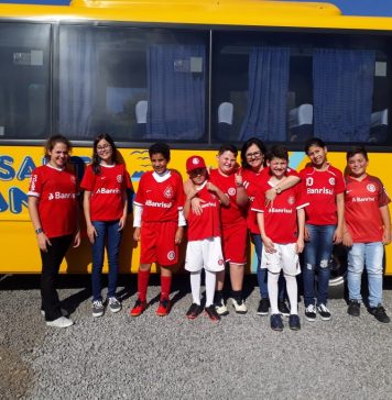 Escola vai ao Estádio da Rádio Amizade esteve no Beira Rio