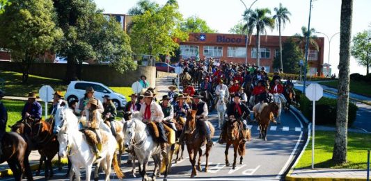 Cavalgada e o Entrevero Farroupilha iniciam nesta sexta-feira em Caxias do Sul