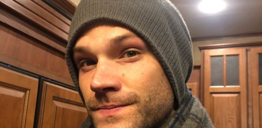 O ator da série Supernatural foi preso por agressão