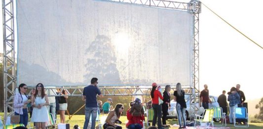 Cinema a céu aberto e música com Rafa Machado, do Chimarruts: confira as atrações da 3º edição do Cinema Solidário