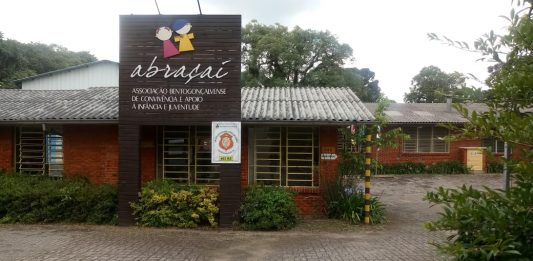 Neste sábado começa Bazar de Natal na Abraçaí em Bento Gonçalves