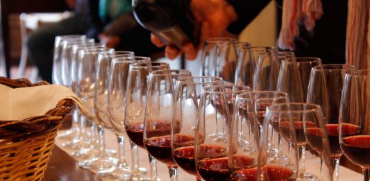 Curso intensivo de vinhos promovido pela ABS-RS terá edição em Caxias do Sul