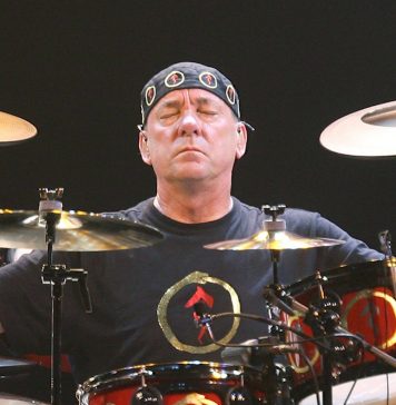 Morre Neil Peart, baterista do Rush, aos 67 anos