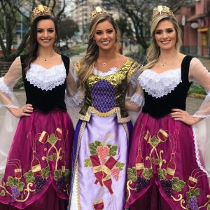 Fenavinho apresenta trajes das soberanas da 17ª edição