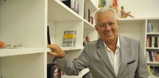 Série Dicionários mergulha na poesia de Luiz Coronel