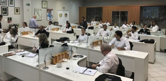 Bolsas gratuitas são oferecidas para cursos da Escola de Gastronomia de Flores da Cunha
