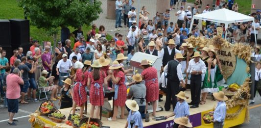 22 mil pessoas participaram da programação do primeiro final de semana da FenaVindima