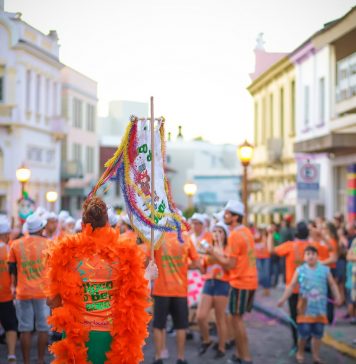 Carnaval Retrô: diversão e alegria contagiante