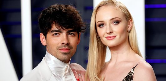 Sophie Turner está grávida de seu primeiro filho com Joe Jonas