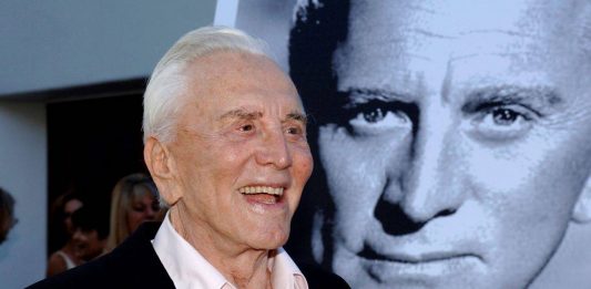 Ator Kirk Douglas morre aos 103 anos