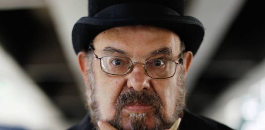Aos 83 anos, morre José Mojica Marins, o Zé do Caixão Aos 83 anos, morre José Mojica Marins, o Zé do Caixão