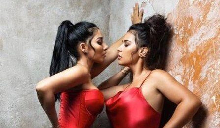 Irmãs sensualizam juntas em ensaio