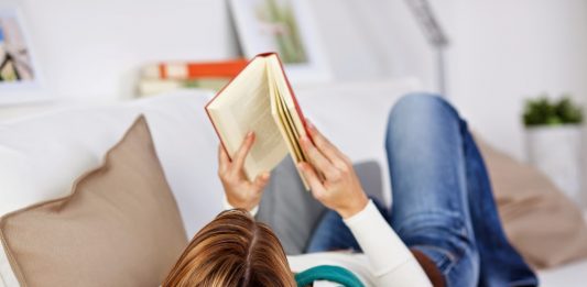 Livros, filmes e outros conteúdos para se desenvolver em casa