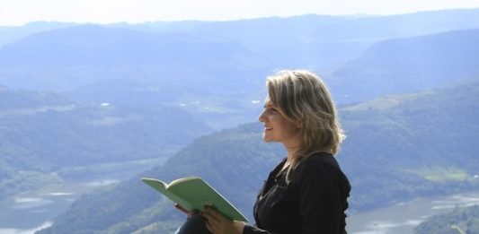 Palestra ensina roteiro para mulheres conquistarem uma vida plena