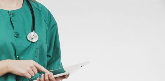 Grupo de psicólogos de Caxias do Sul oferece terapia online e gratuita para profissionais da saúde