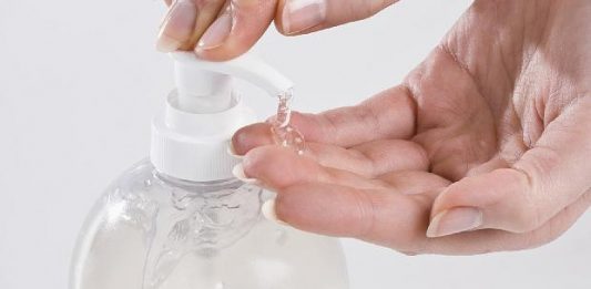 Álcool gel é eficaz na prevenção ao coronavírus