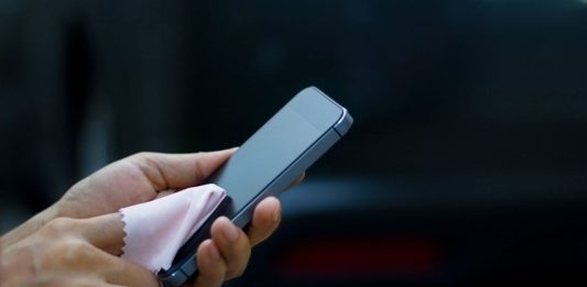Como limpar o celular? Diante de coronavírus