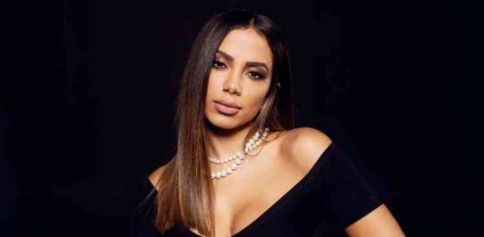 Anitta, que está solteira, fala dos antigos relacionamentos