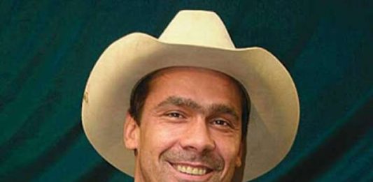 Campeão do BBB2, Rodrigo Cowboy impressiona com aparência