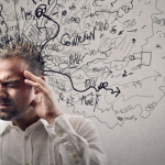 Psicanalista aponta os prejuízos à saude física e mental causados pela negatividade e o foco em notícias ruins