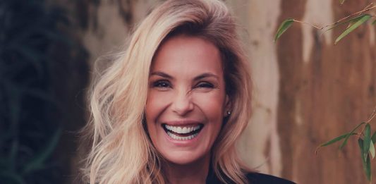 Carolina Ferraz fala sobre suposto romance com Eduardo Moscovis