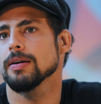 Cauã Reymond comenta par romântico com a ex Alinne Moraes